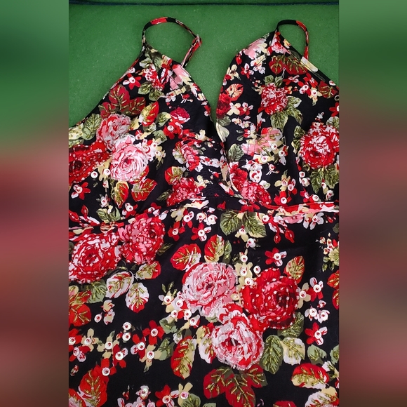 Sexy, summary top - Picture 4 of 4